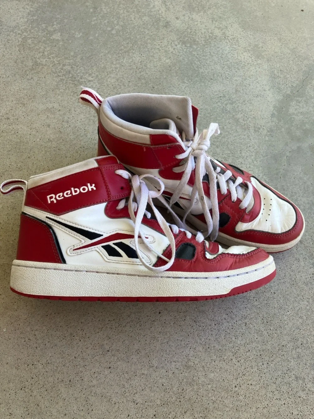 Reebok Resonator Mid Red and White Leather Sneakers, 7